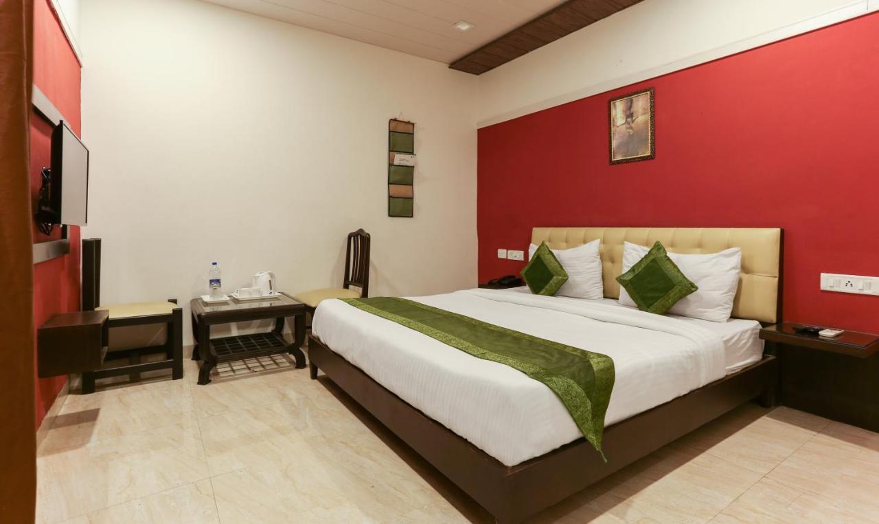 Hotel Seven- Center Of City Chandīgarh エクステリア 写真