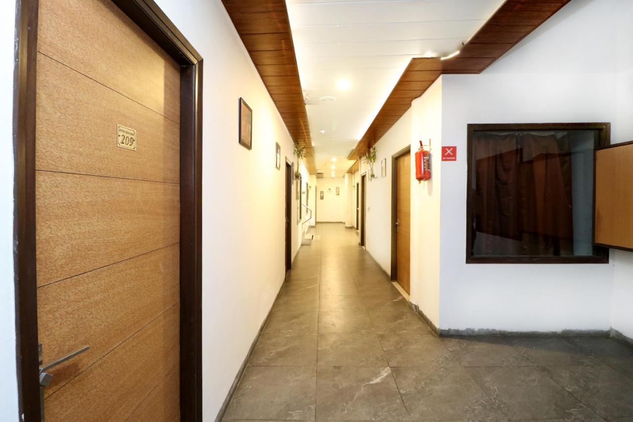 Hotel Seven- Center Of City Chandīgarh エクステリア 写真
