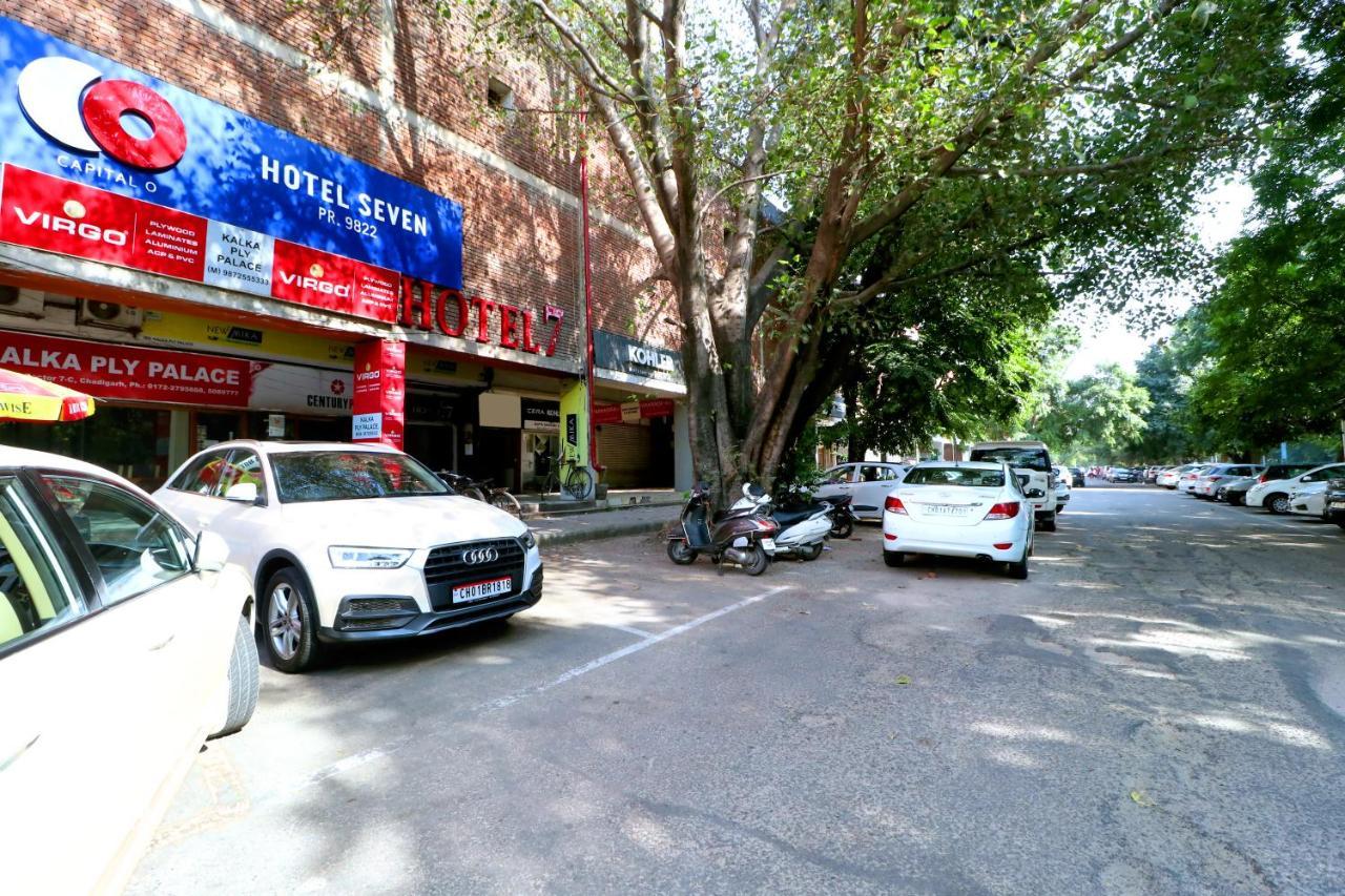 Hotel Seven- Center Of City Chandīgarh エクステリア 写真