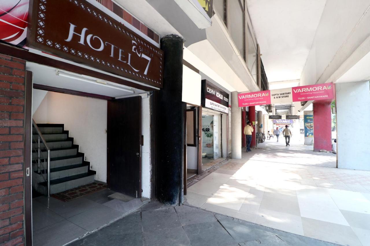 Hotel Seven- Center Of City Chandīgarh エクステリア 写真