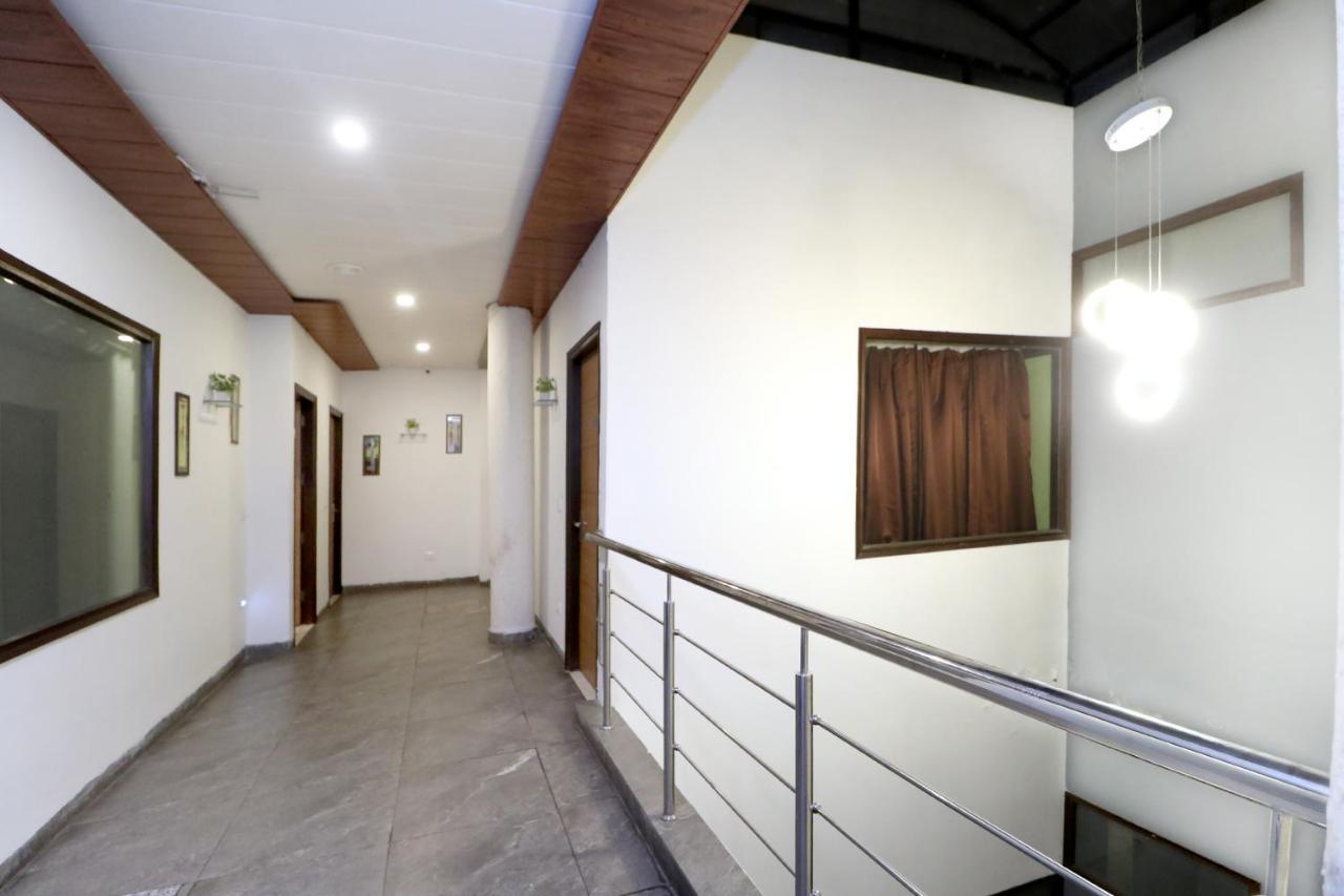 Hotel Seven- Center Of City Chandīgarh エクステリア 写真