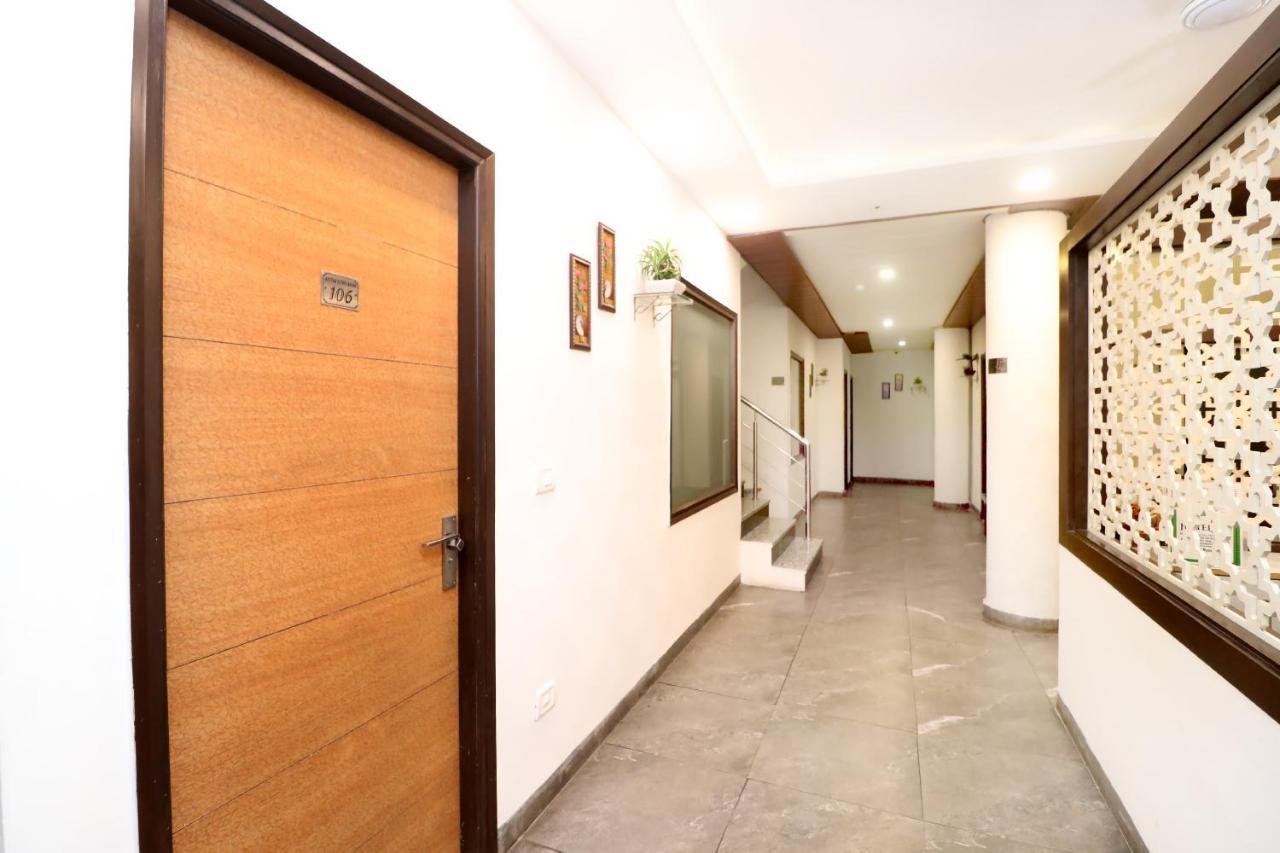 Hotel Seven- Center Of City Chandīgarh エクステリア 写真