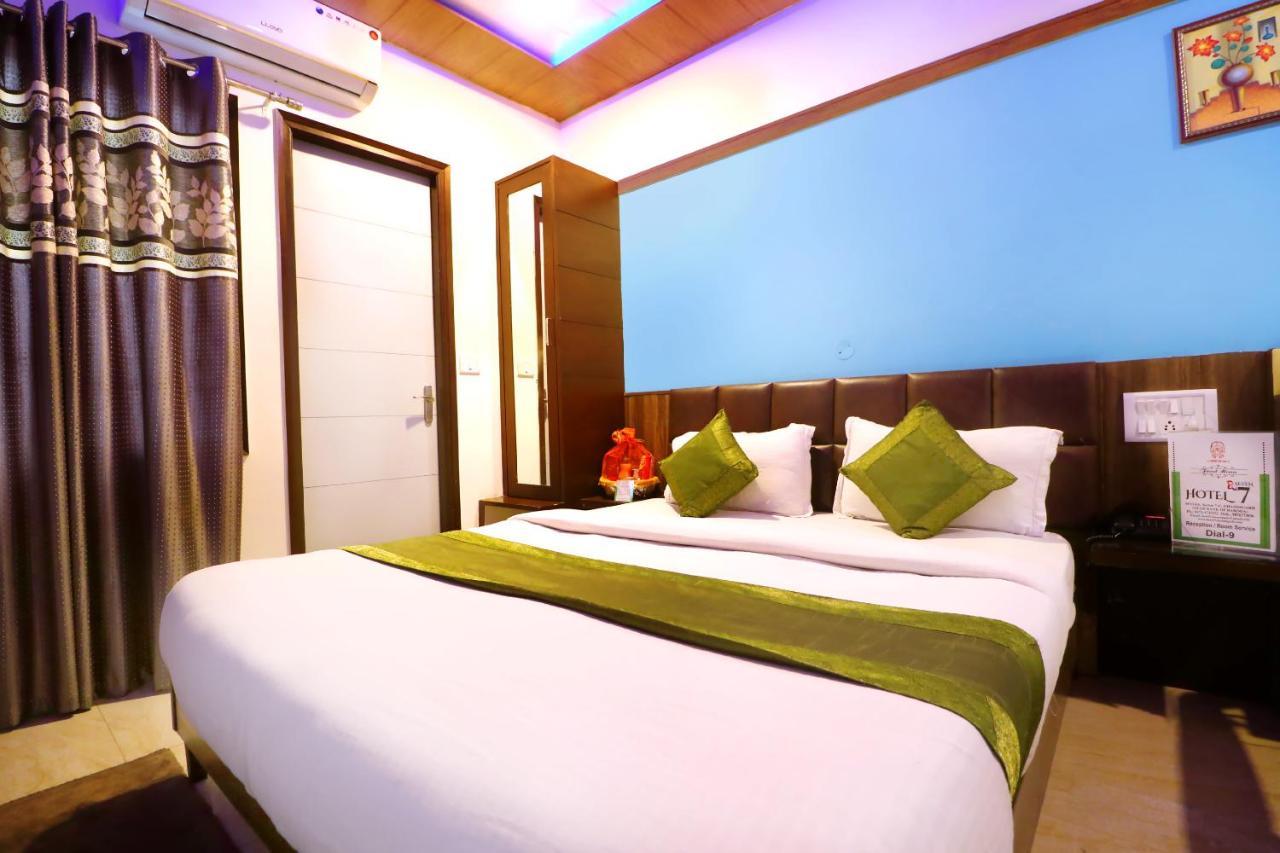 Hotel Seven- Center Of City Chandīgarh エクステリア 写真