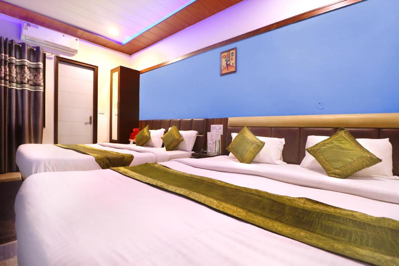 Hotel Seven- Center Of City Chandīgarh エクステリア 写真