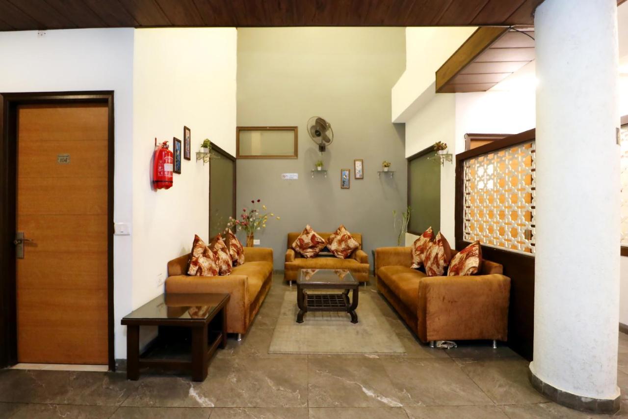 Hotel Seven- Center Of City Chandīgarh エクステリア 写真