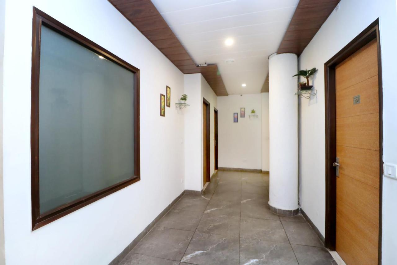 Hotel Seven- Center Of City Chandīgarh エクステリア 写真