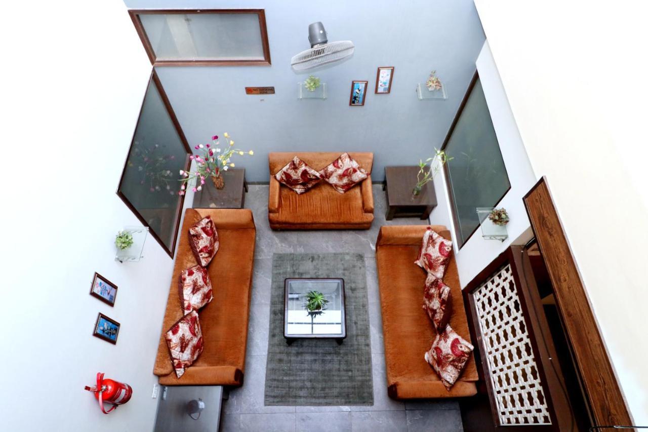 Hotel Seven- Center Of City Chandīgarh エクステリア 写真