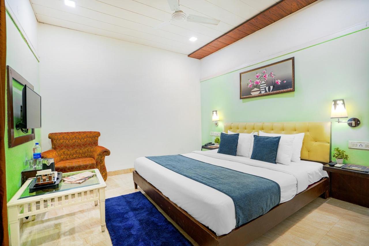 Hotel Seven- Center Of City Chandīgarh エクステリア 写真