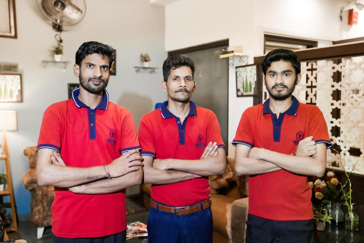 Hotel Seven- Center Of City Chandīgarh エクステリア 写真