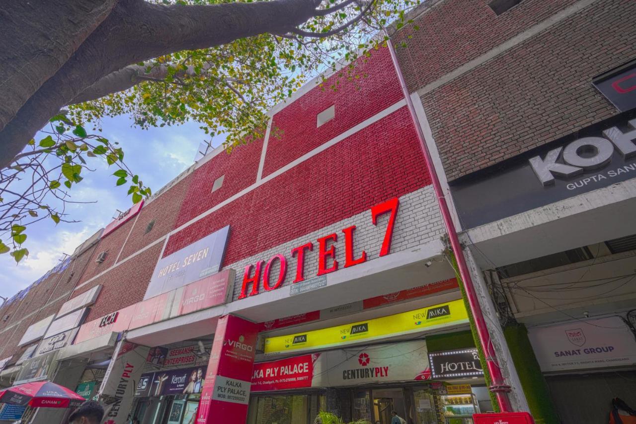 Hotel Seven- Center Of City Chandīgarh エクステリア 写真