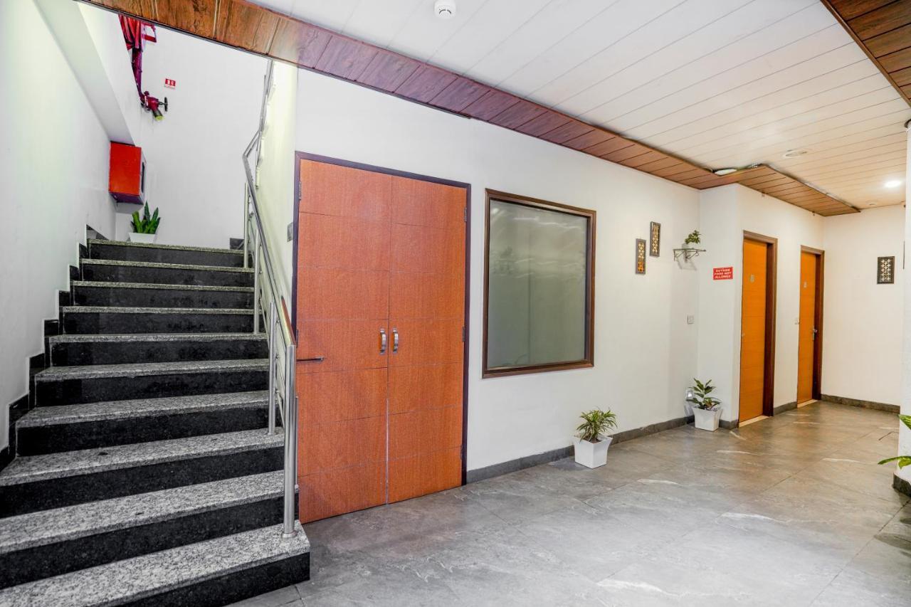 Hotel Seven- Center Of City Chandīgarh エクステリア 写真
