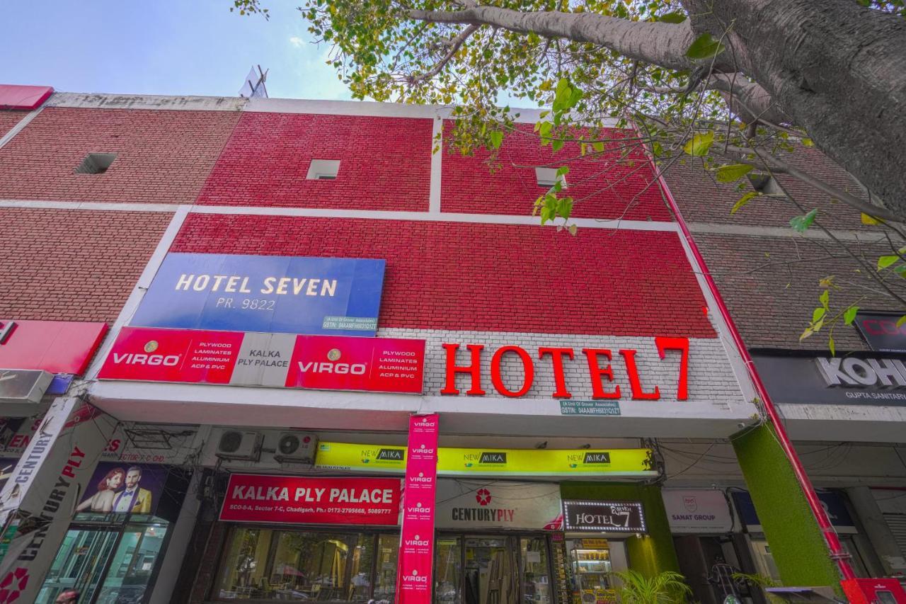 Hotel Seven- Center Of City Chandīgarh エクステリア 写真