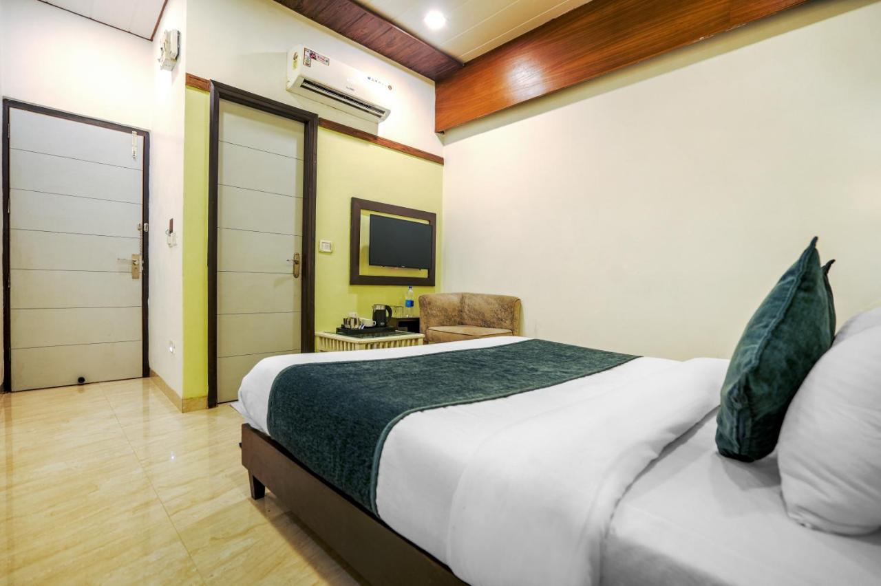 Hotel Seven- Center Of City Chandīgarh エクステリア 写真