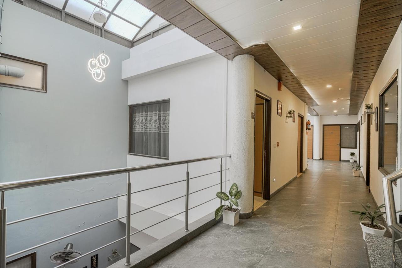 Hotel Seven- Center Of City Chandīgarh エクステリア 写真