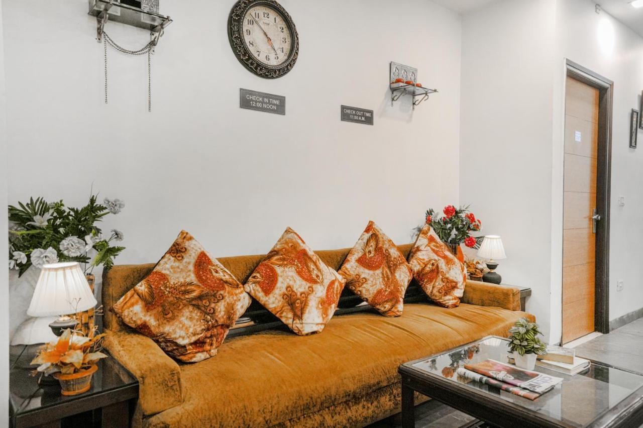 Hotel Seven- Center Of City Chandīgarh エクステリア 写真