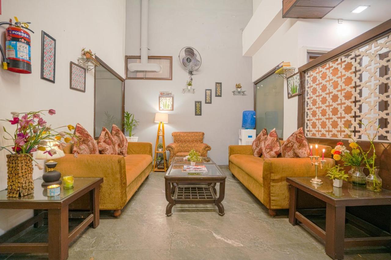 Hotel Seven- Center Of City Chandīgarh エクステリア 写真