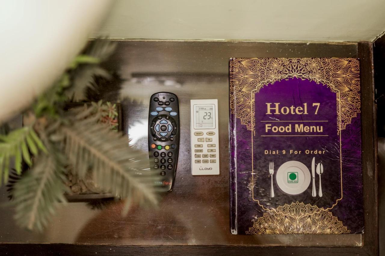 Hotel Seven- Center Of City Chandīgarh エクステリア 写真